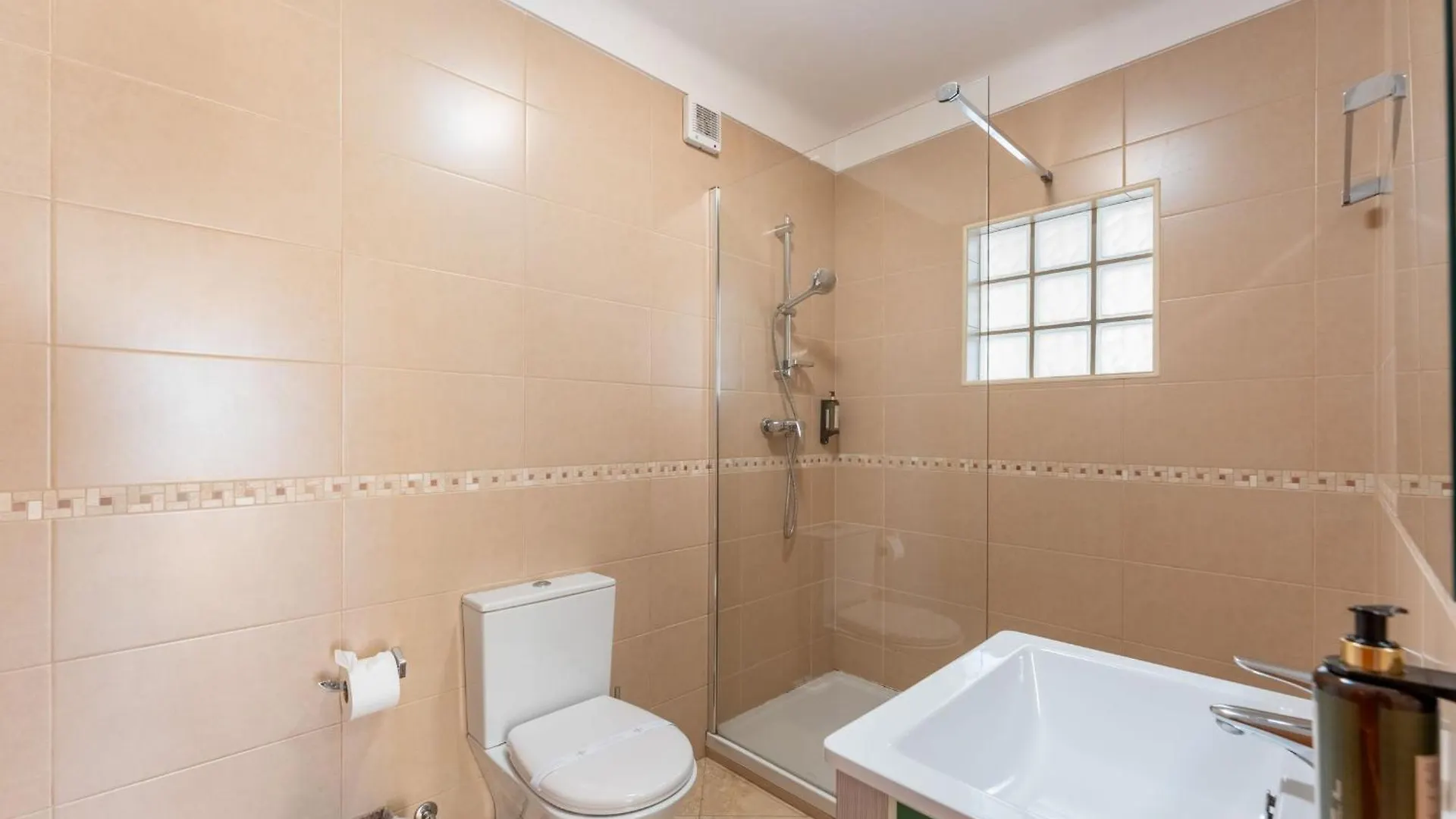 Wonderful 3 Bdr Duplex W/ Terrace By Lovelystay Alvor 0*,  Portugal