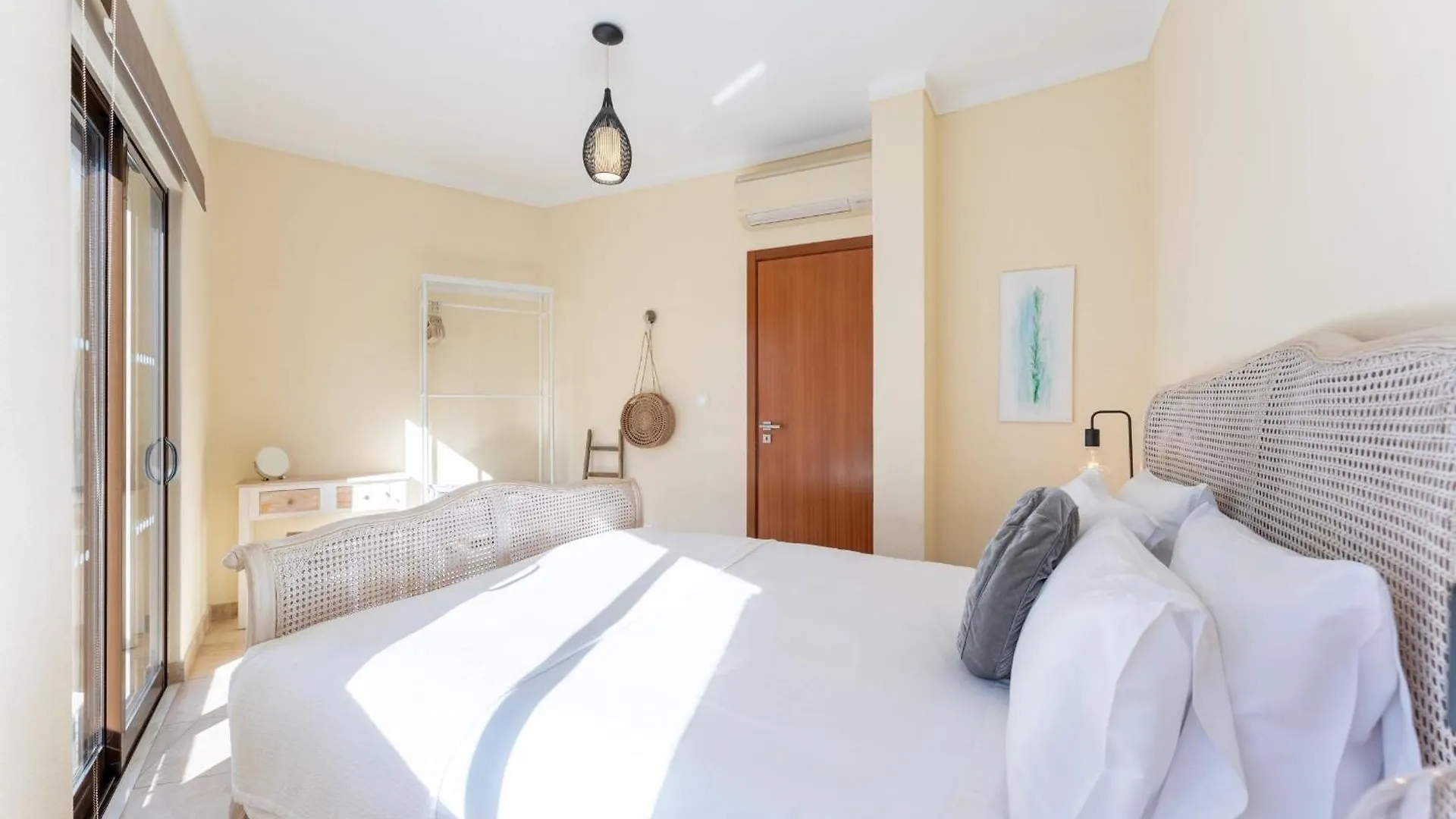 Wonderful 3 Bdr Duplex W/ Terrace By Lovelystay Alvor Portugal