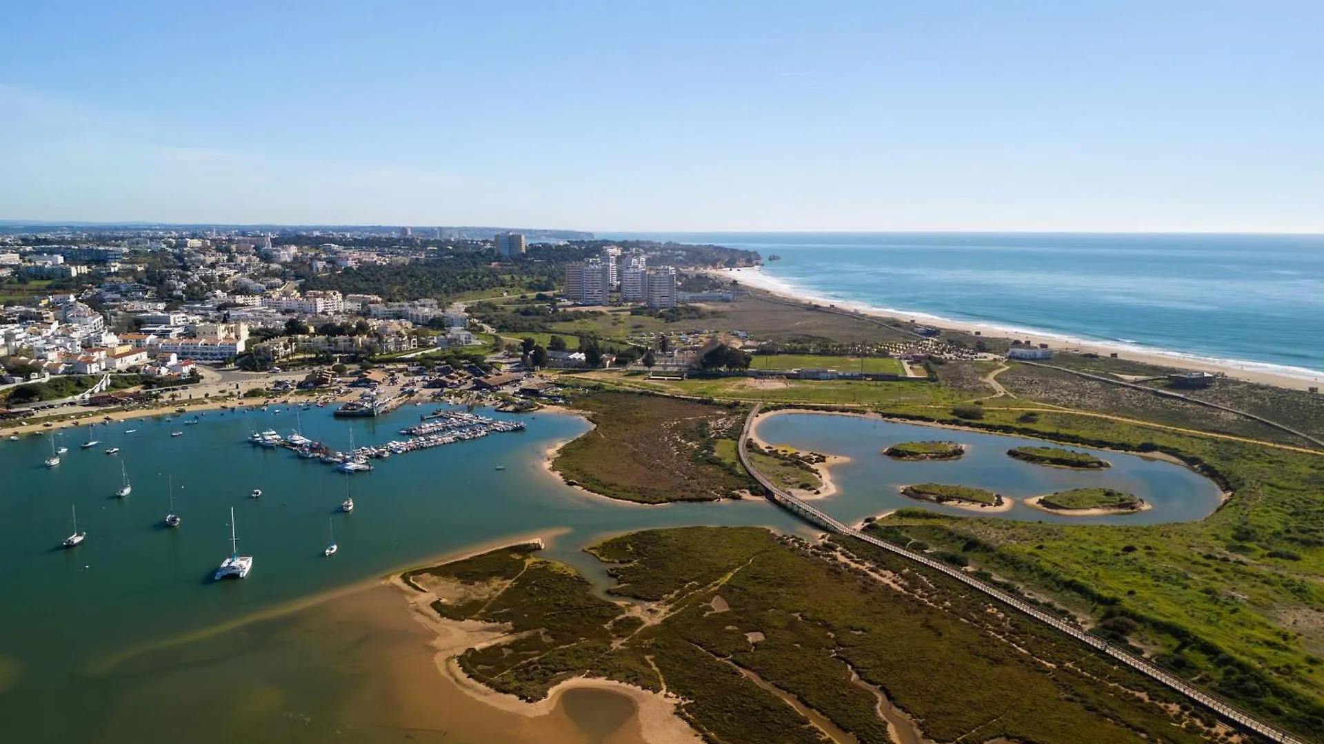 Wonderful 3 Bdr Duplex W/ Terrace By Lovelystay Alvor 0*,  Portugal