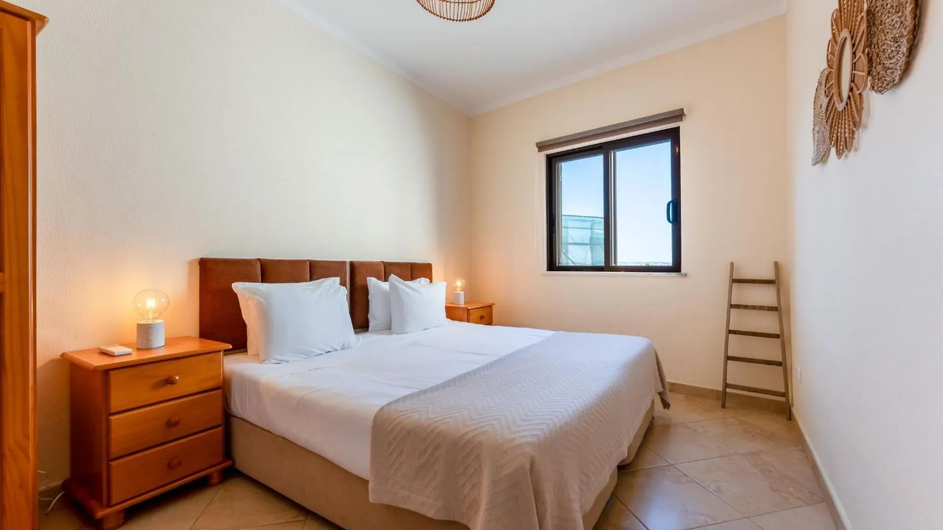 Wonderful 3 Bdr Duplex W/ Terrace By Lovelystay Alvor 0*,