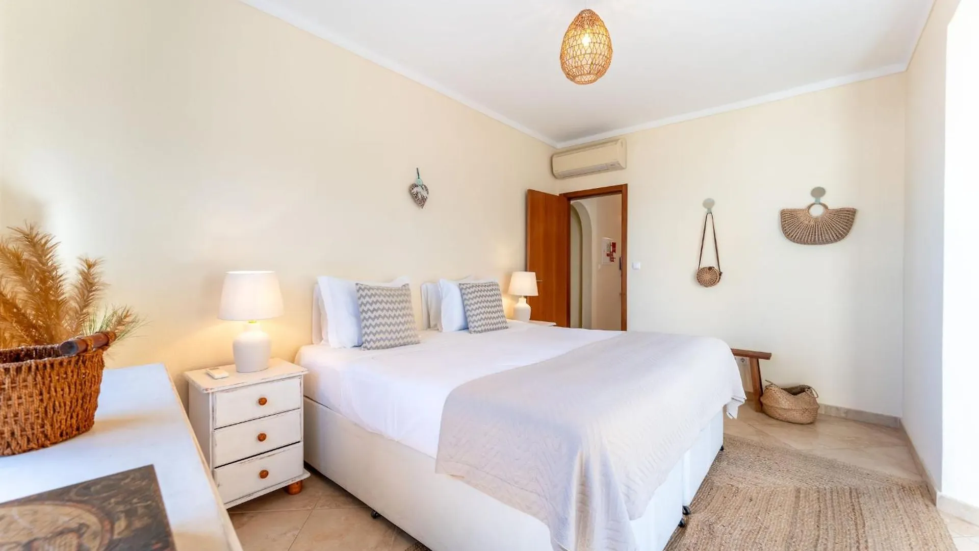 Wonderful 3 Bdr Duplex W/ Terrace By Lovelystay Alvor